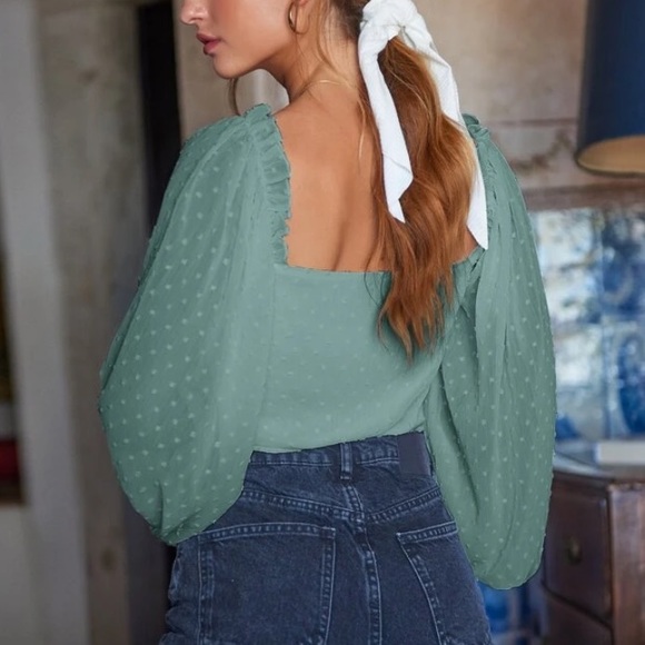 Bell sleeved blouse - Picture 4 of 4